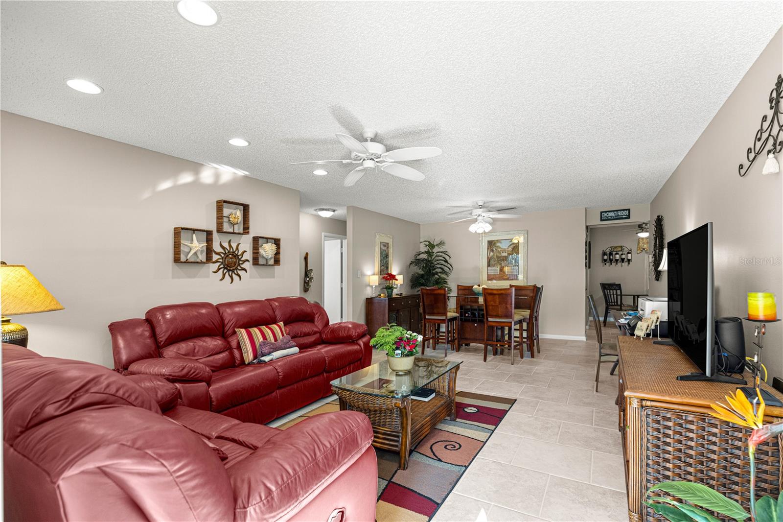 ON TOP OF THE WORLD - Residential