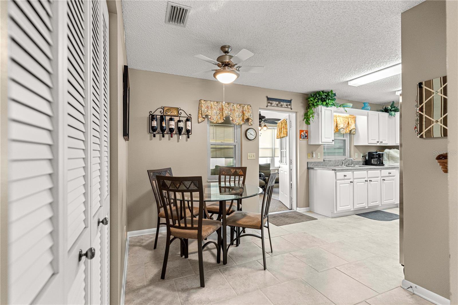 ON TOP OF THE WORLD - Residential