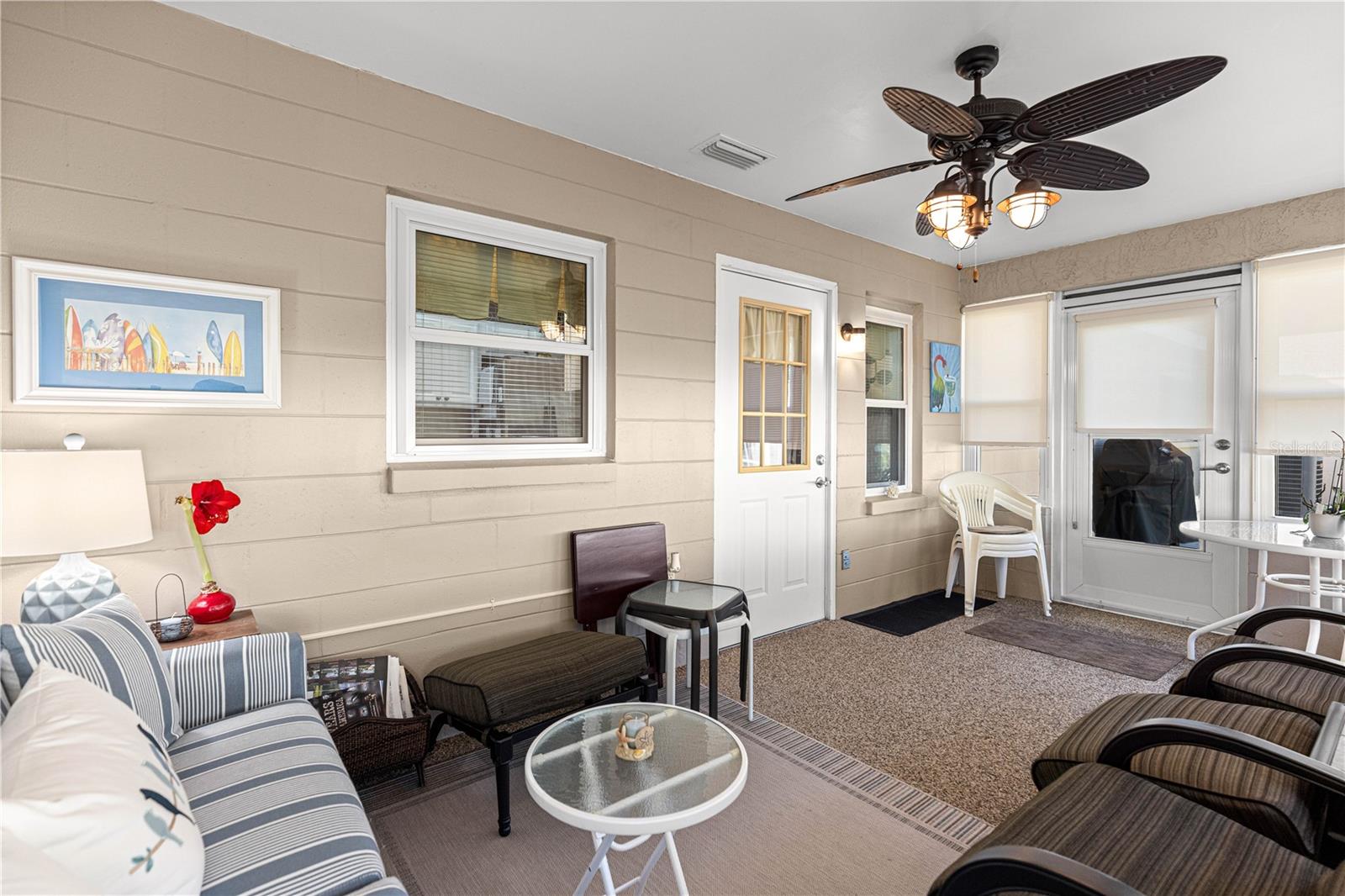 ON TOP OF THE WORLD - Residential