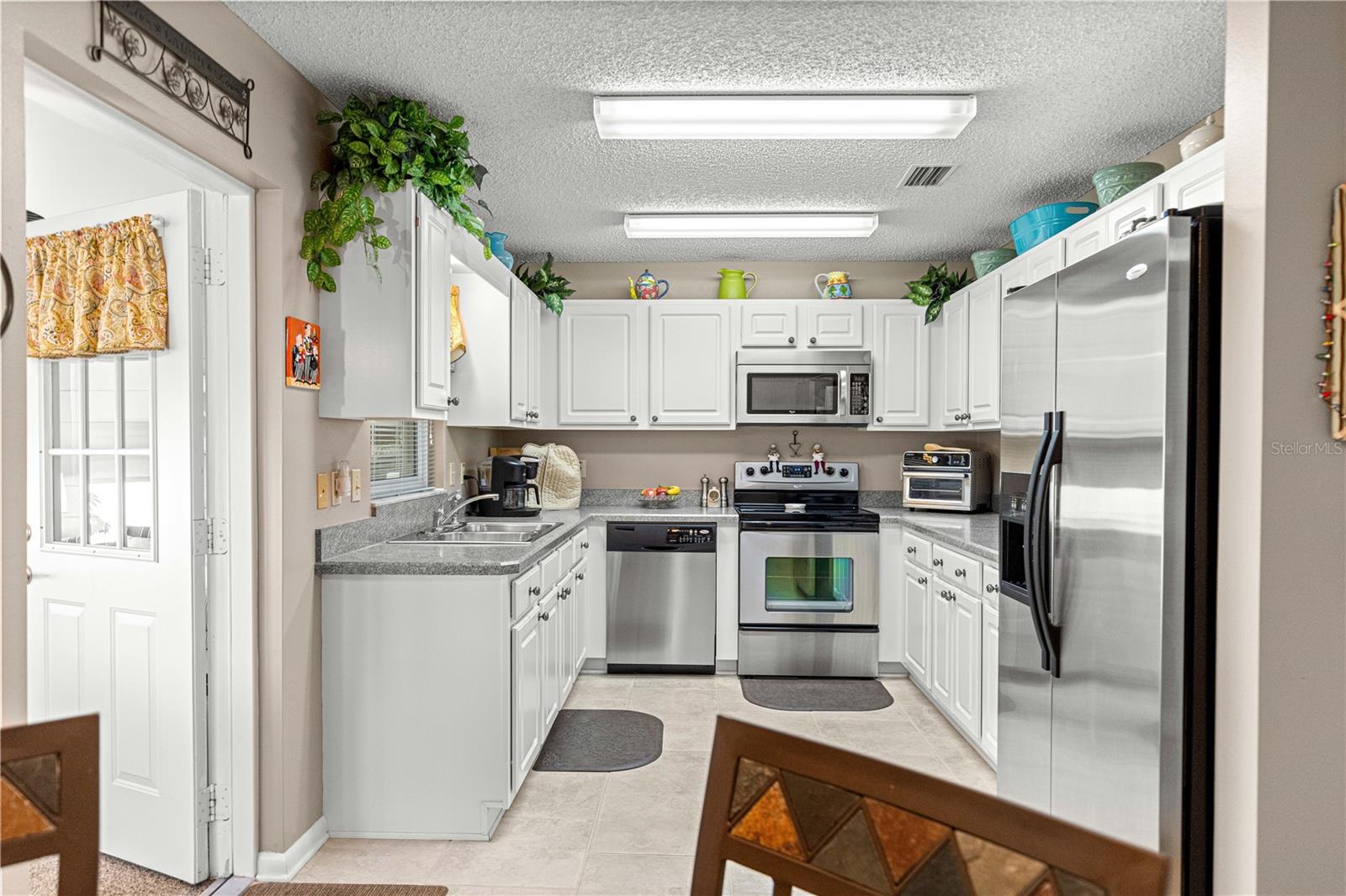 ON TOP OF THE WORLD - Residential