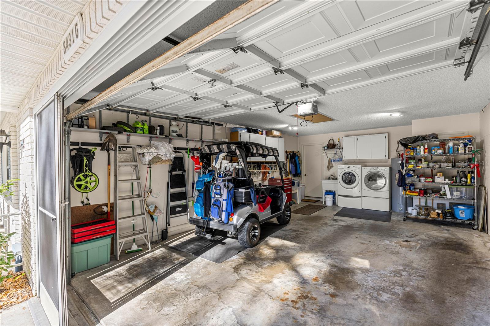 ON TOP OF THE WORLD - Residential