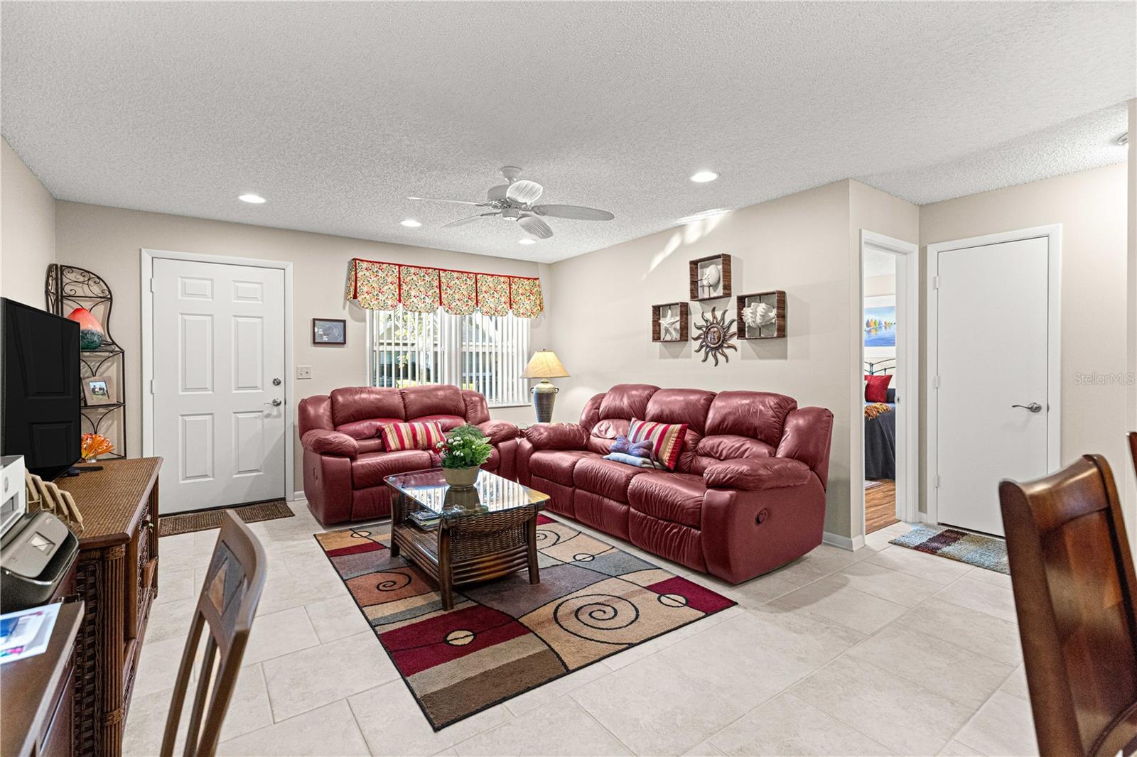 ON TOP OF THE WORLD - Residential