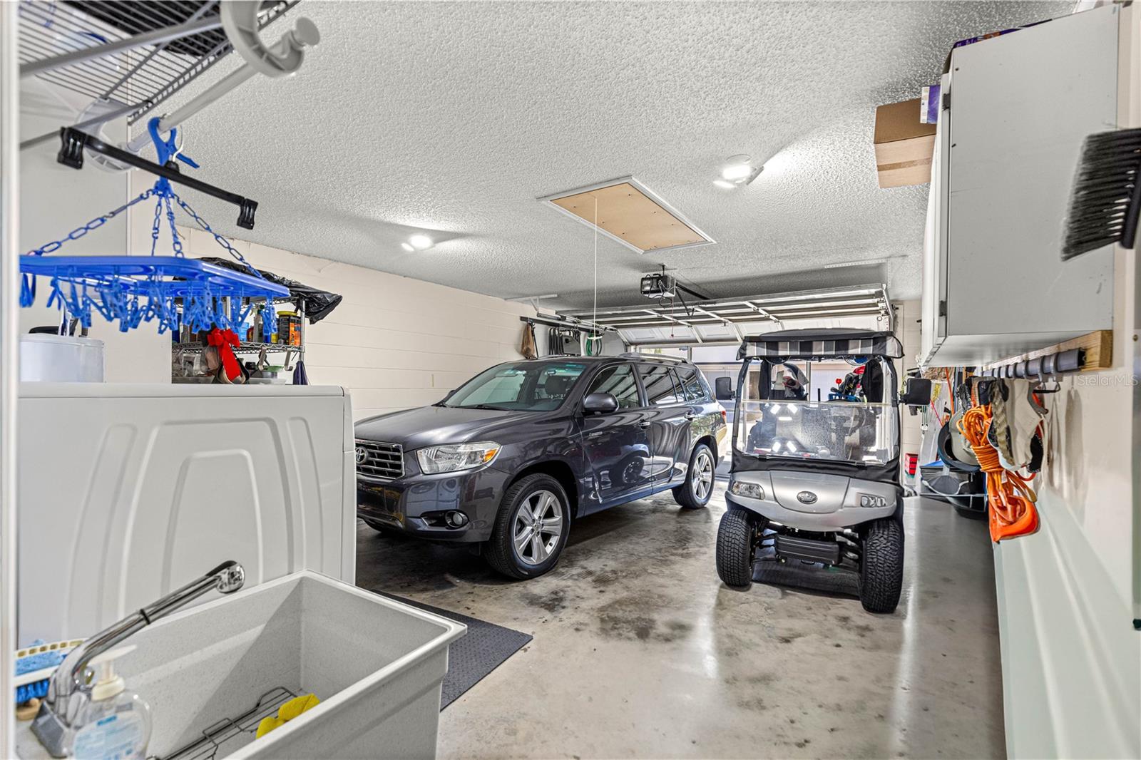 ON TOP OF THE WORLD - Residential