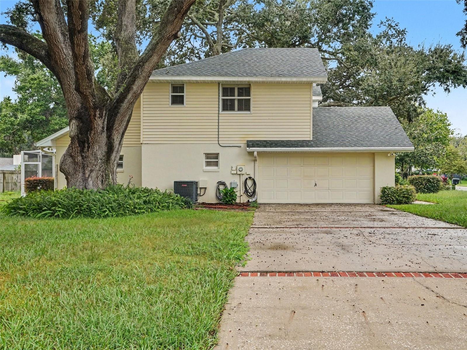 905 WOODROW DRIVE