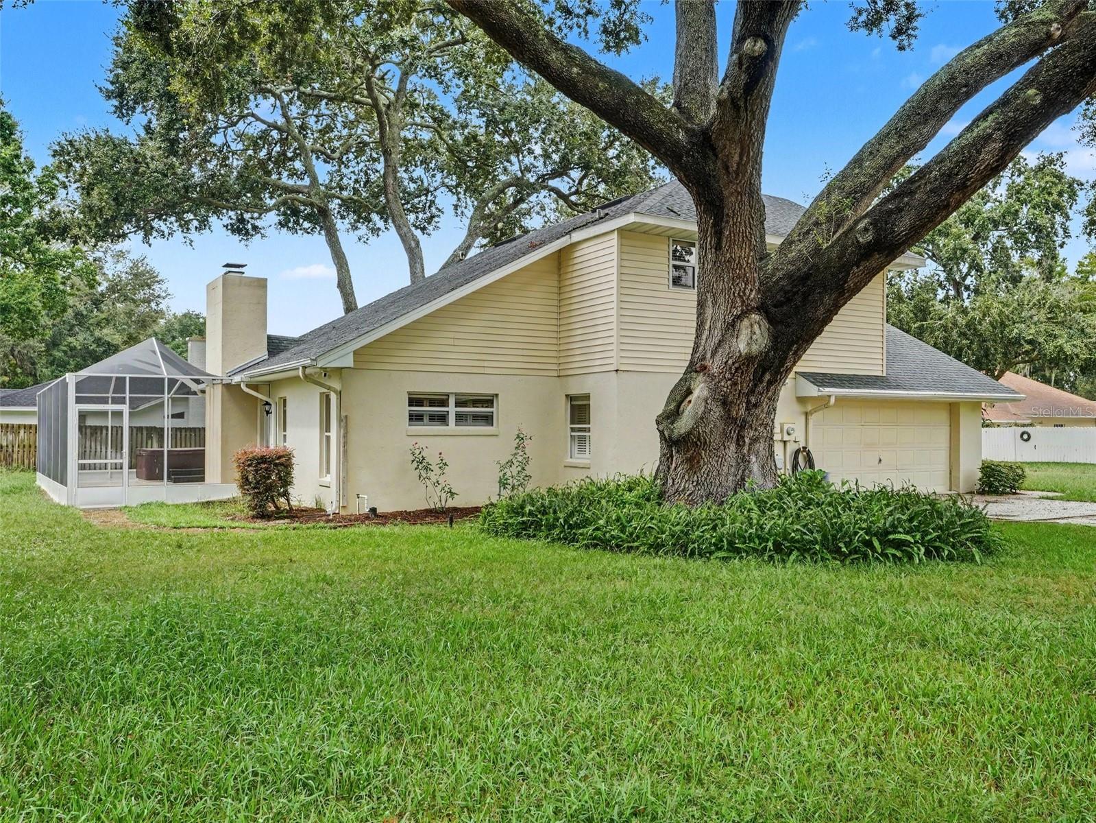905 WOODROW DRIVE