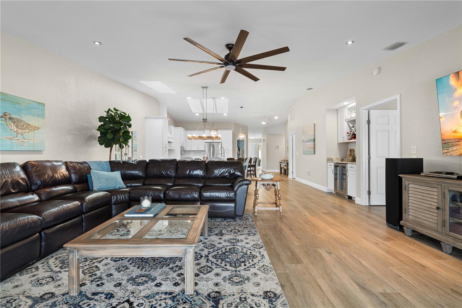 2521 W MARION AVENUE 711