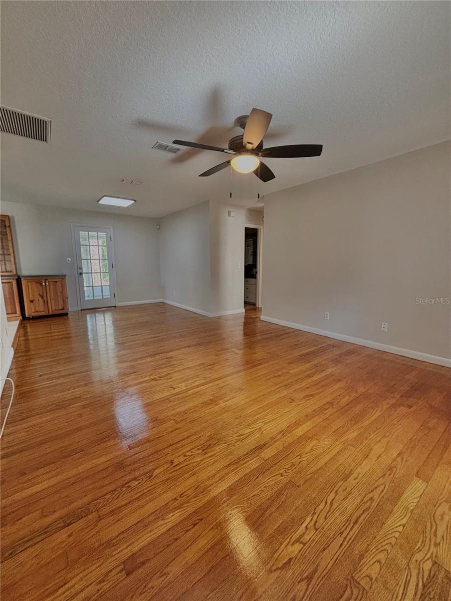 123 N ORANGE AVENUE