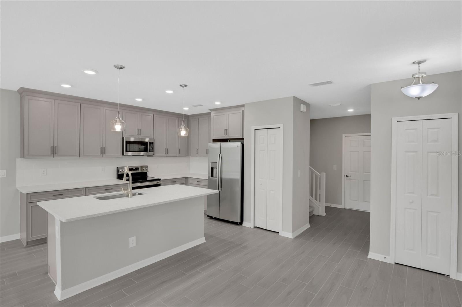 TREVESTA PH IIIC & IIID - Residential Lease