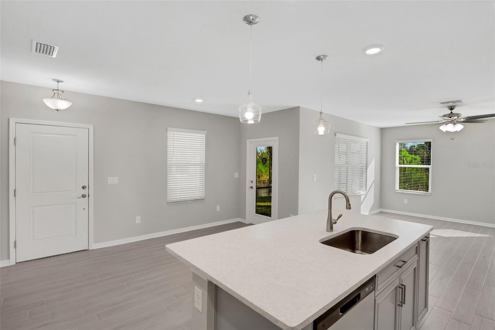 TREVESTA PH IIIC & IIID - Residential Lease