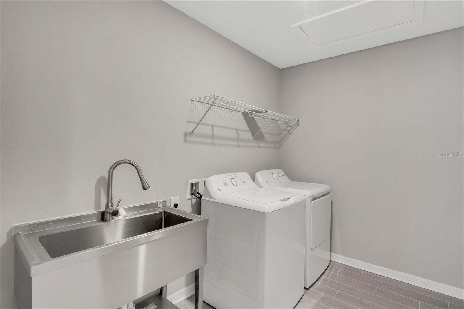 TREVESTA PH IIIC & IIID - Residential Lease