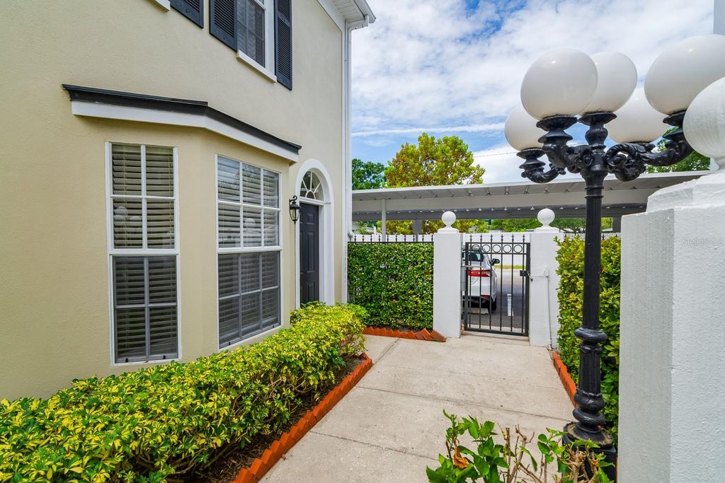 Photo of 2802 W Cleveland Street #L, Tampa, FL 33609 (MLS # TB8417235)