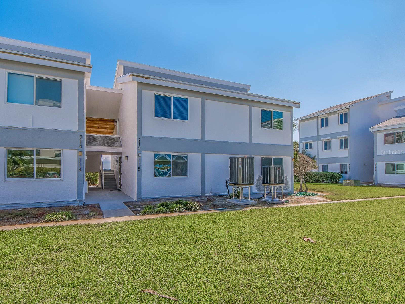 SAND KEY CONDO-BAYSIDE GARDENS I - Residential Lease