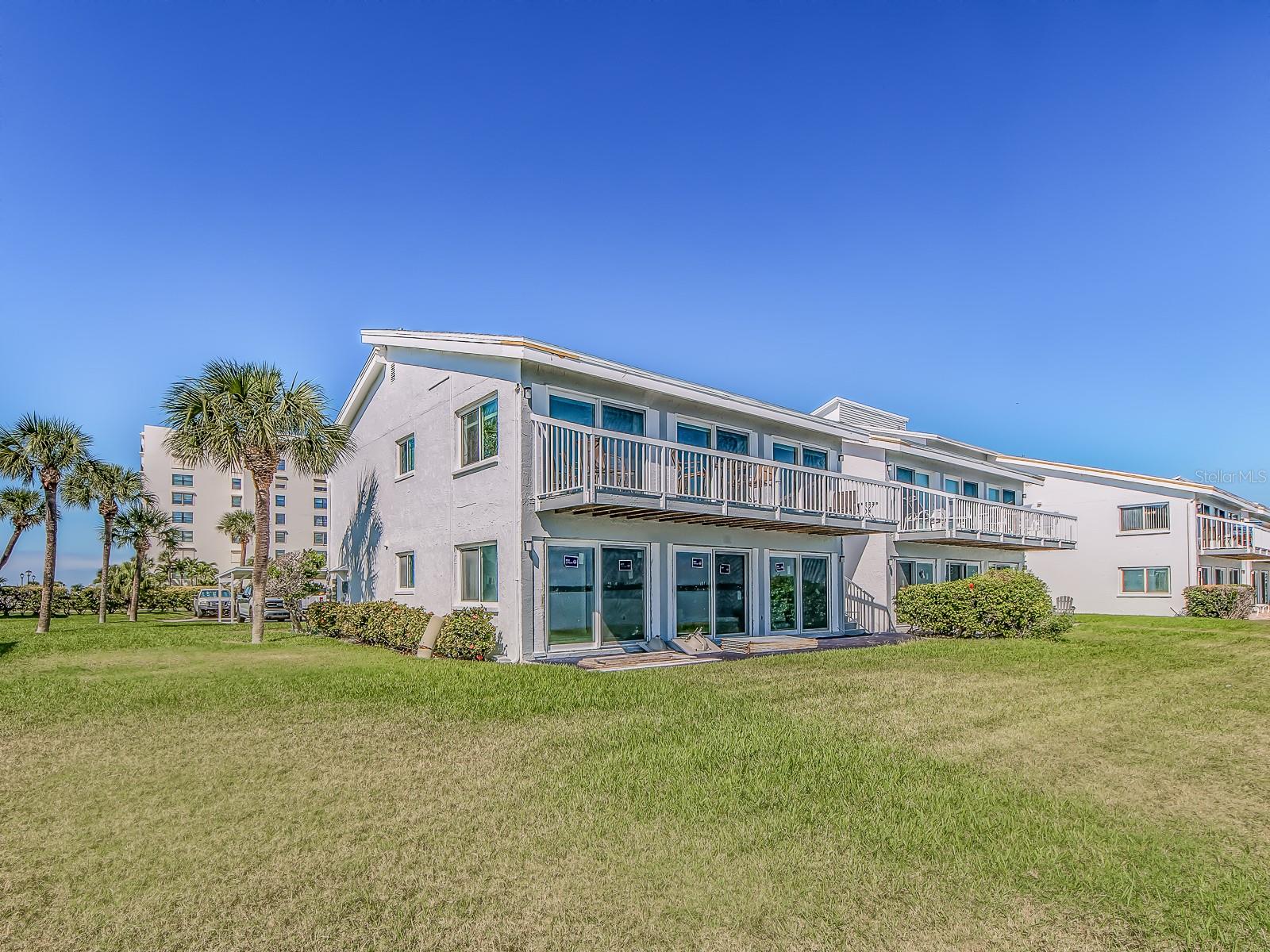 SAND KEY CONDO-BAYSIDE GARDENS I - Residential Lease