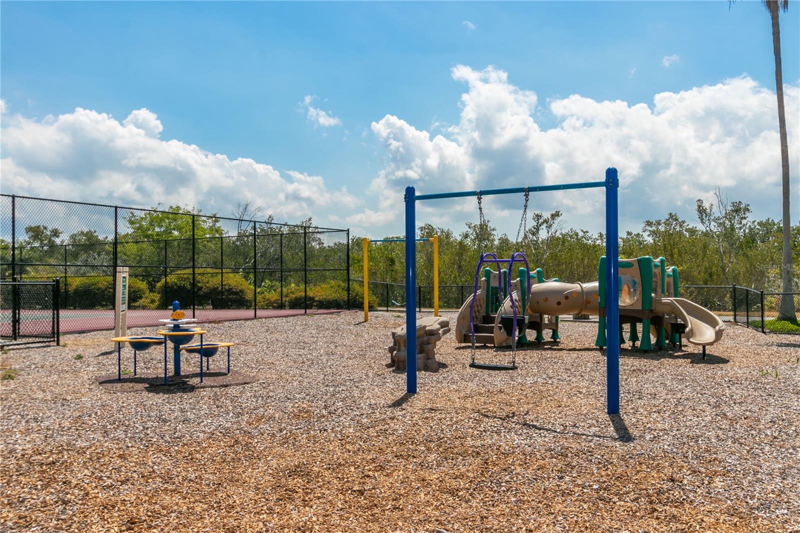 SAND KEY CONDO-BAYSIDE GARDENS I - Residential Lease