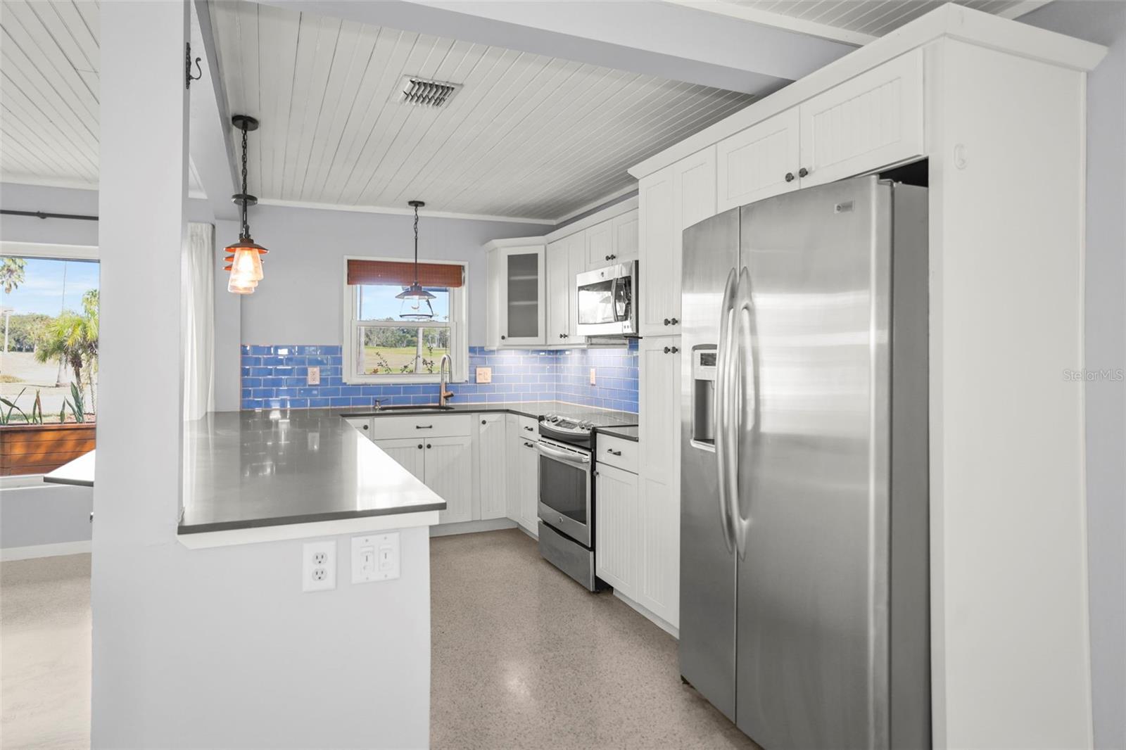 DUNEDIN ISLES COUNTRY CLUB - Residential