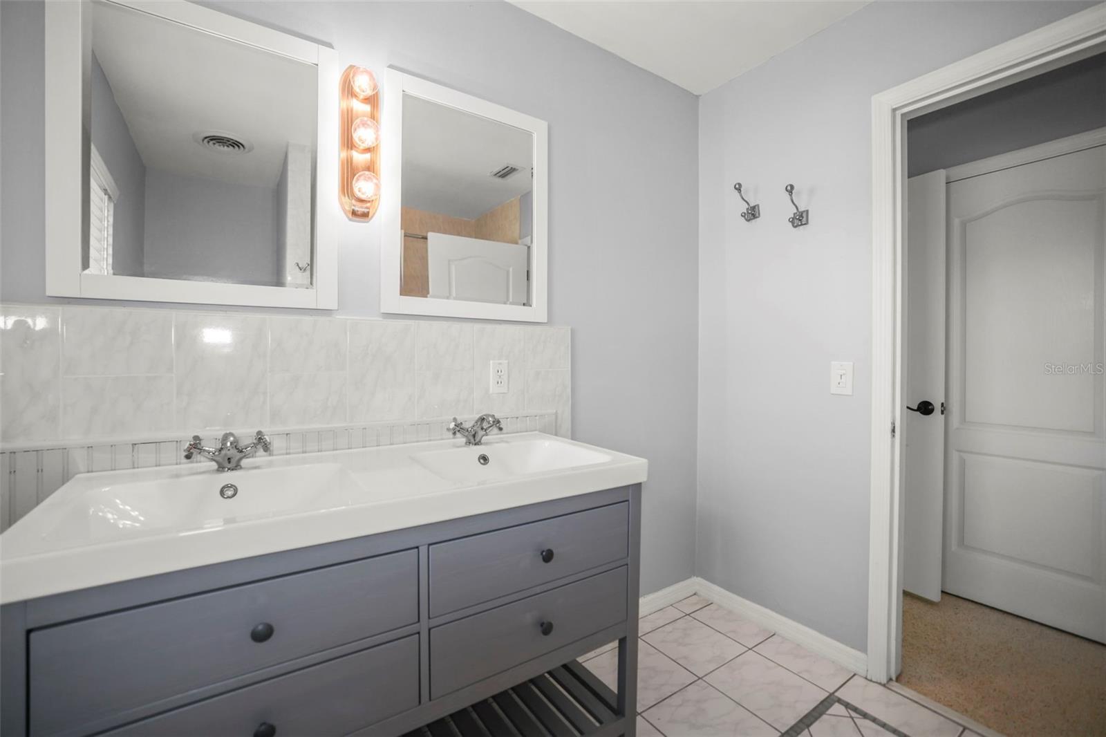 DUNEDIN ISLES COUNTRY CLUB - Residential