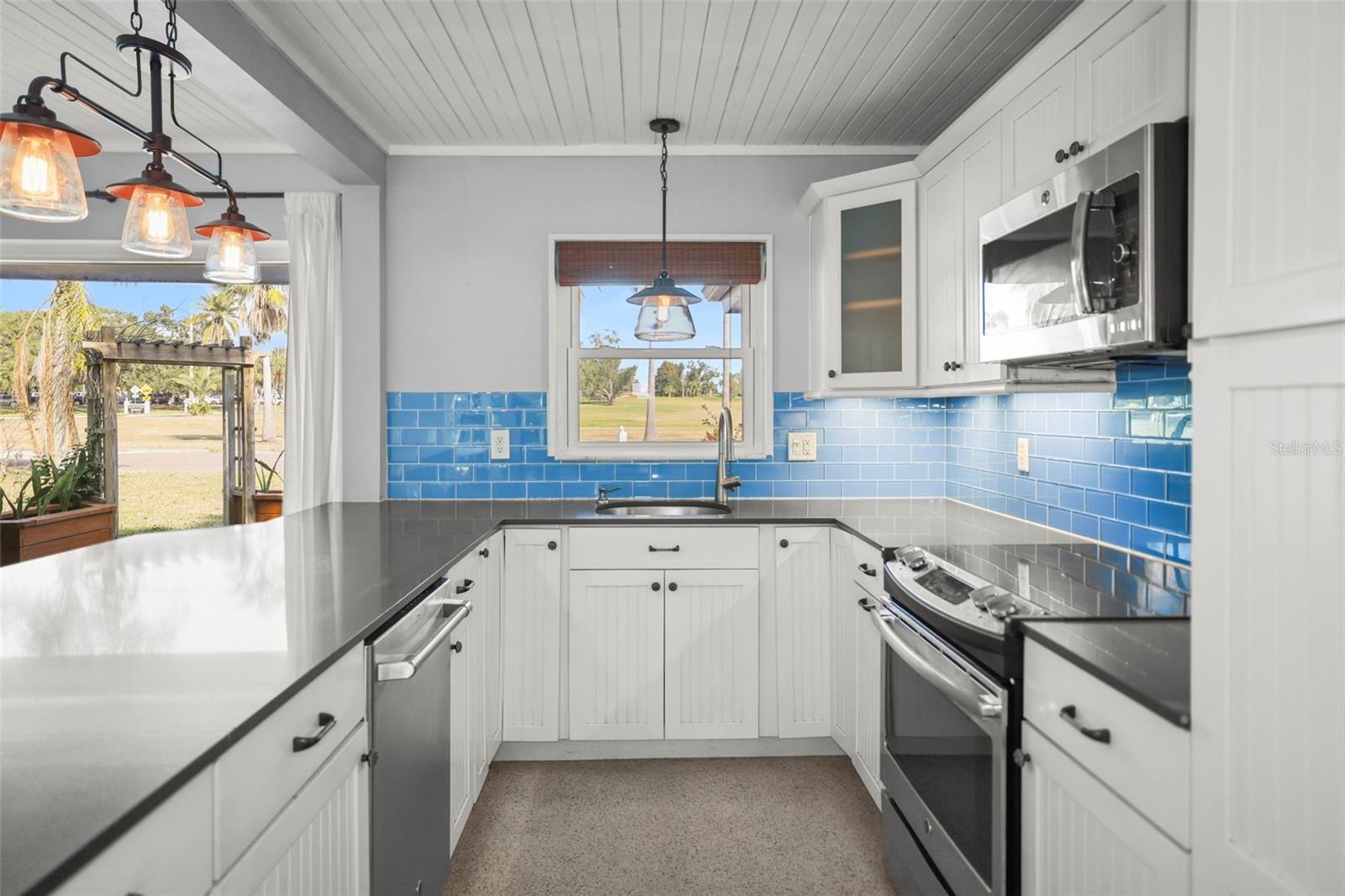 DUNEDIN ISLES COUNTRY CLUB - Residential