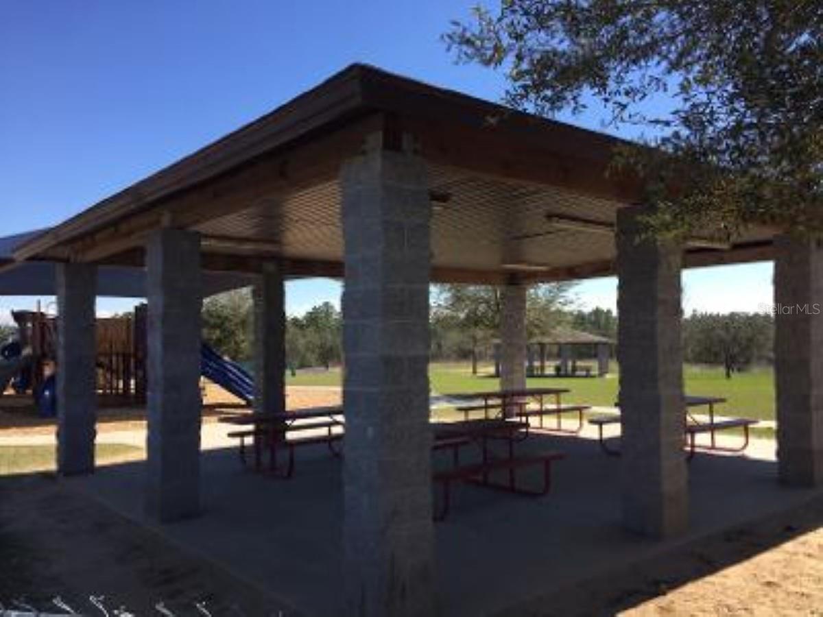 RAINBOW LAKES ESTATES - Land