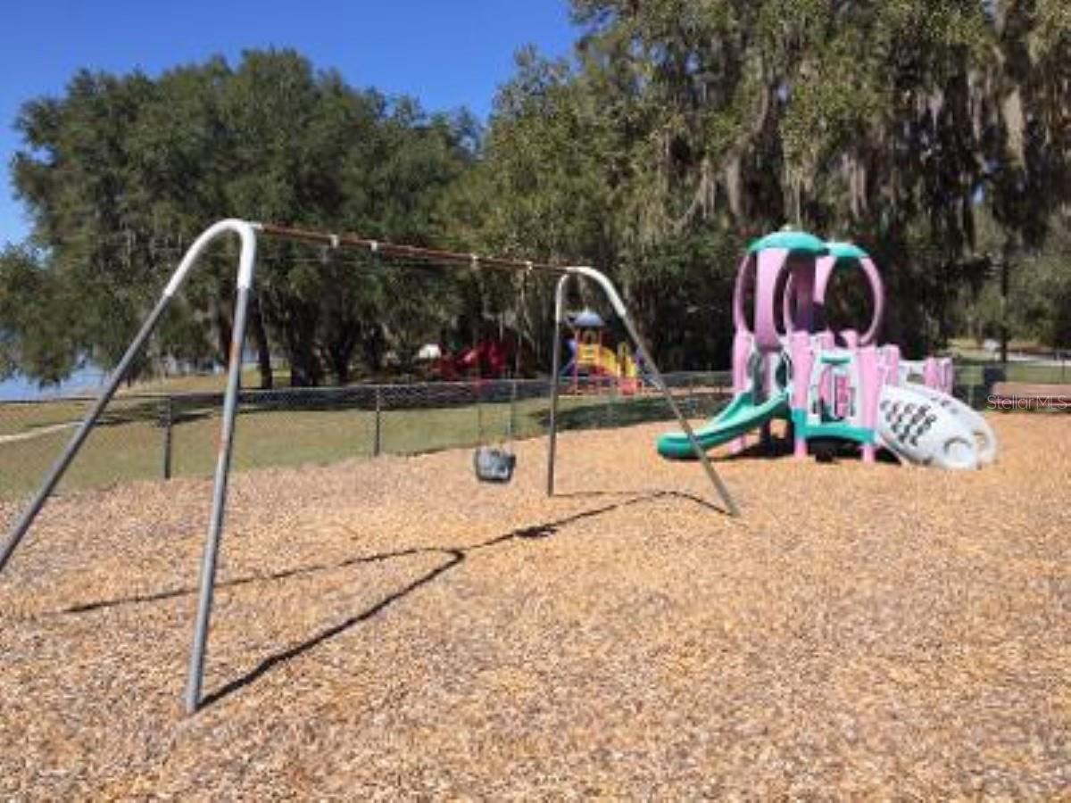 RAINBOW LAKES ESTATES - Land