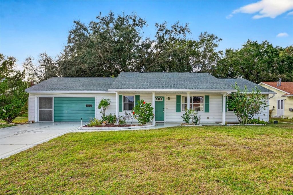 Photo of 2215 Orkney Drive, Leesburg, FL 34788 (MLS # G5104796)