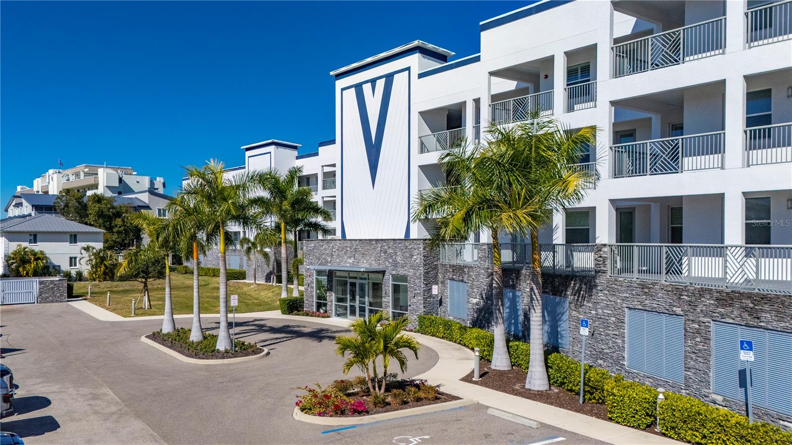 1425 PARK BEACH CIRCLE 1310