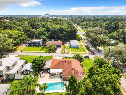 A home in DELAND