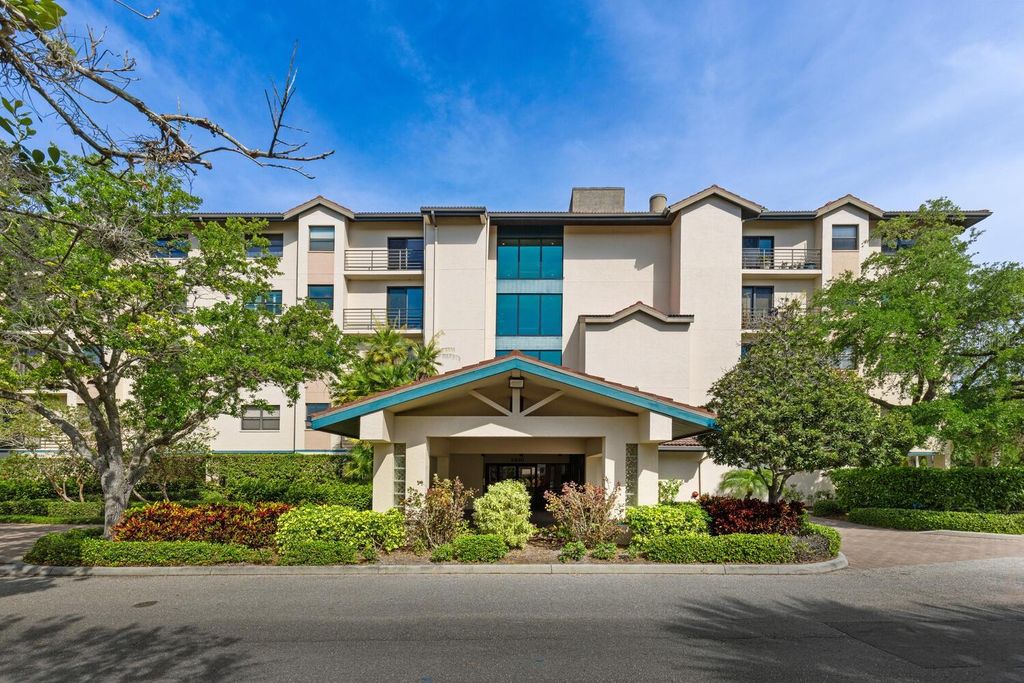 Photo of 5400 Eagles Point Circle #405, Sarasota, FL 34231 (MLS # A4668182)