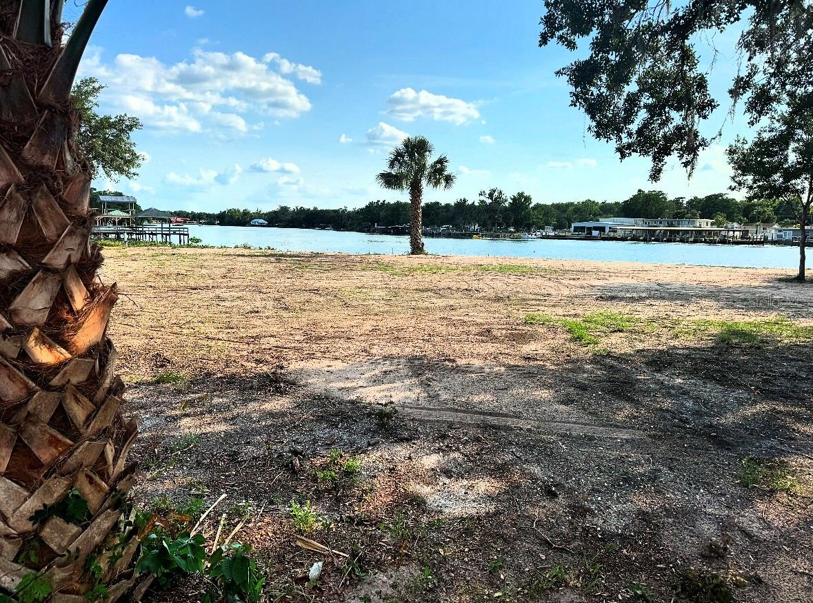 1570 RIVEREDGE COURT