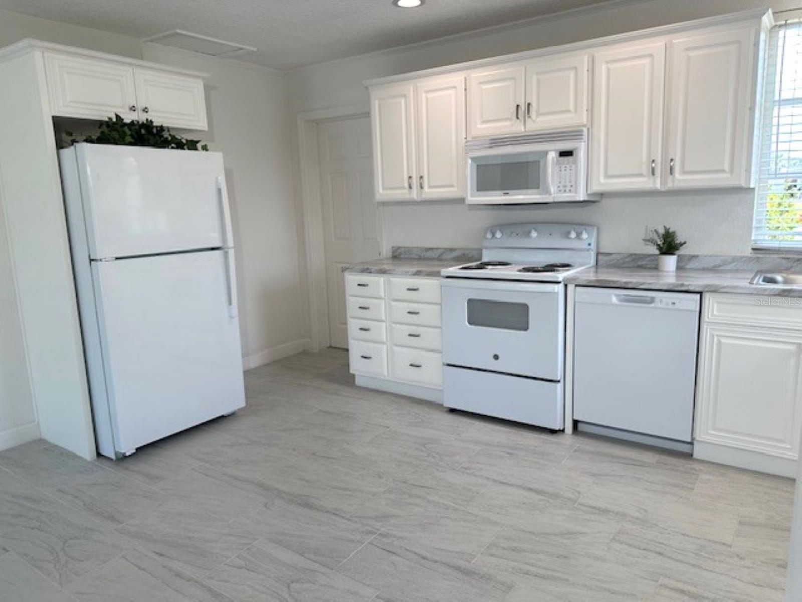 NOKOMIS REV - Residential Lease