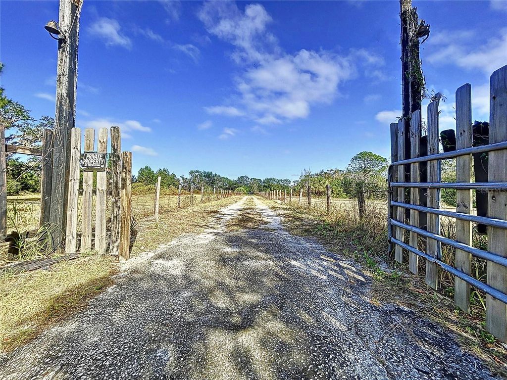 Photo of 3350 39th Avenue SE, Ruskin, FL 33570 (MLS # TB8329880)