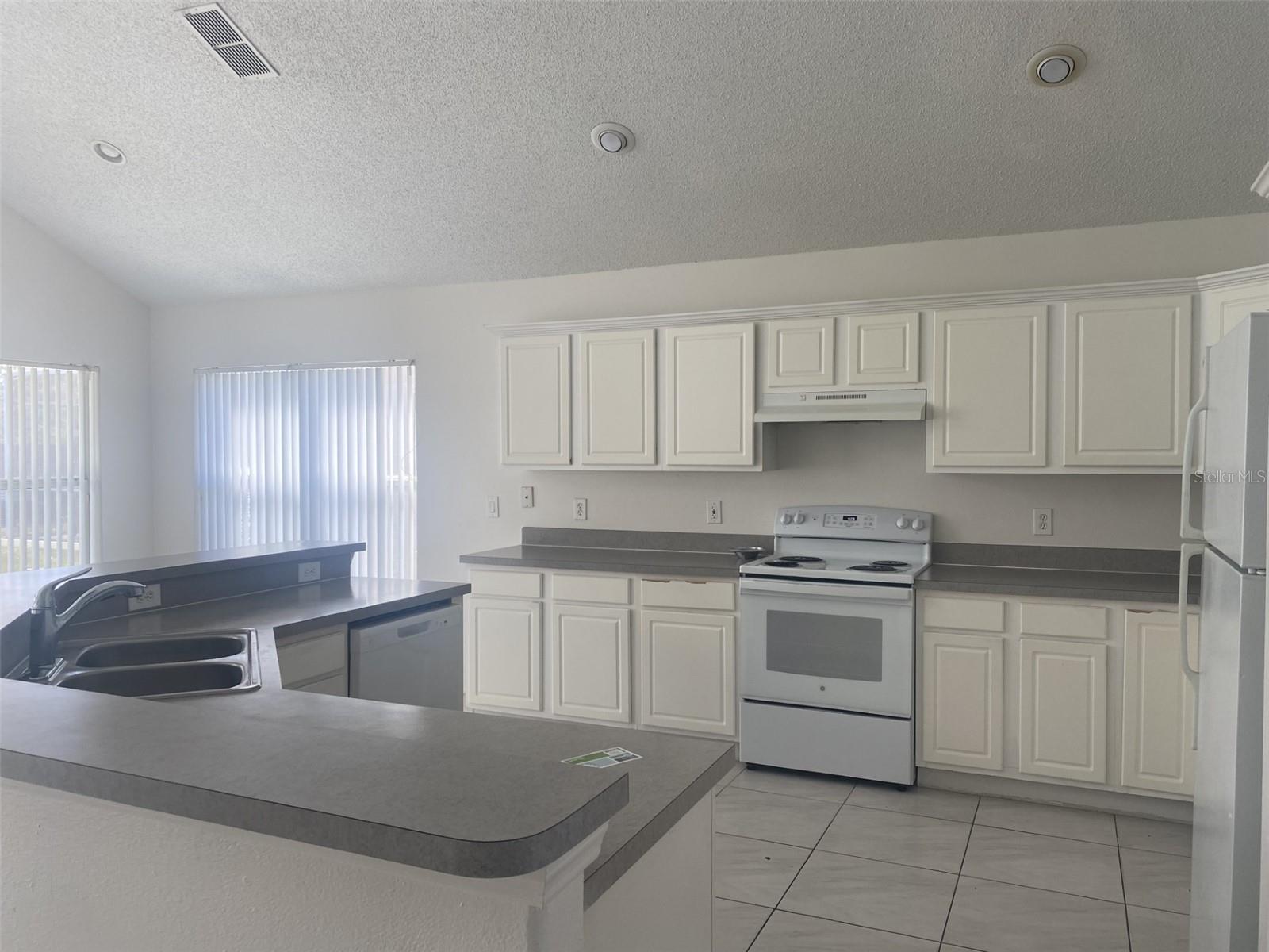 ISLEBROOK PH 01 - Residential