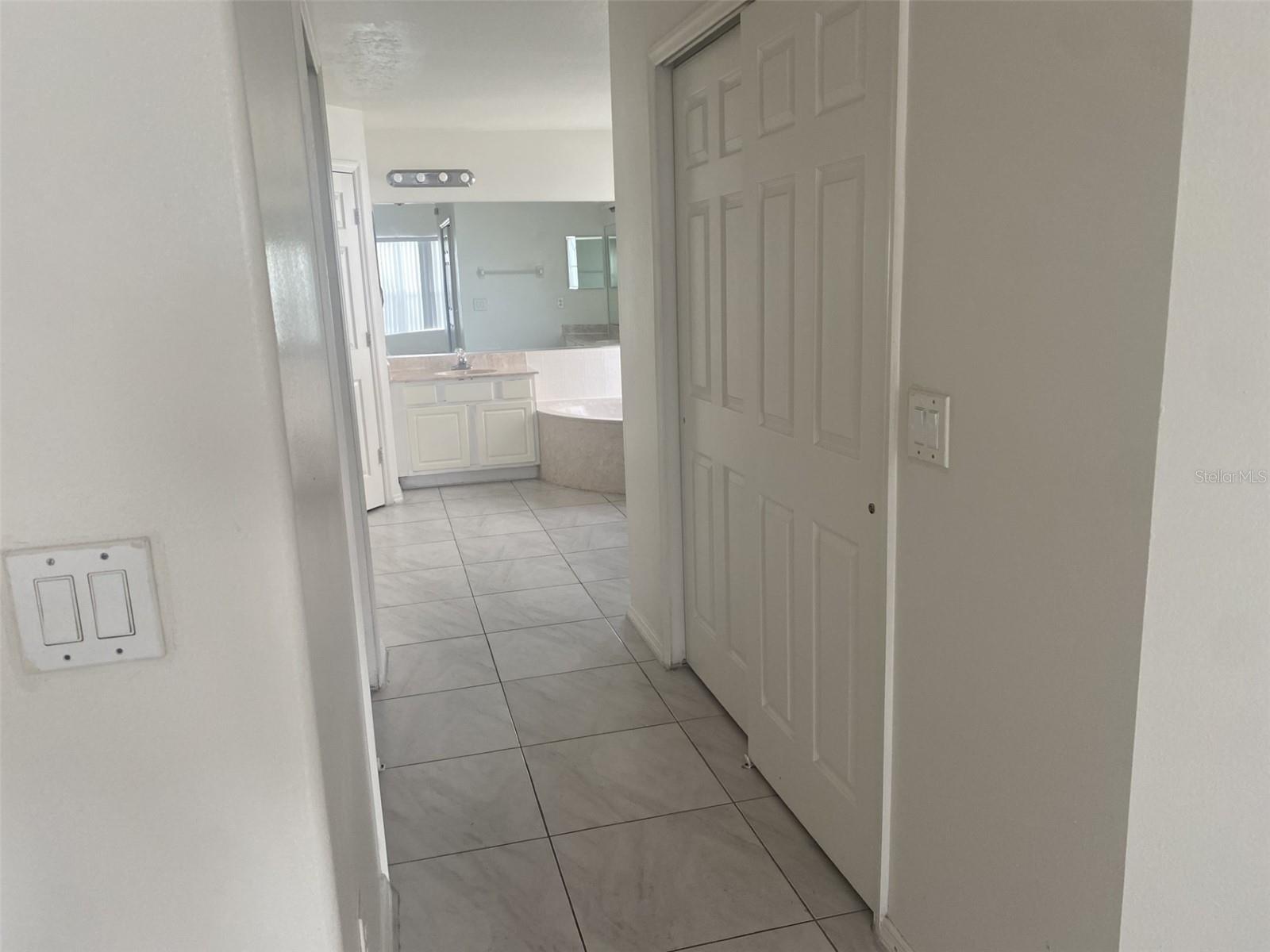 ISLEBROOK PH 01 - Residential