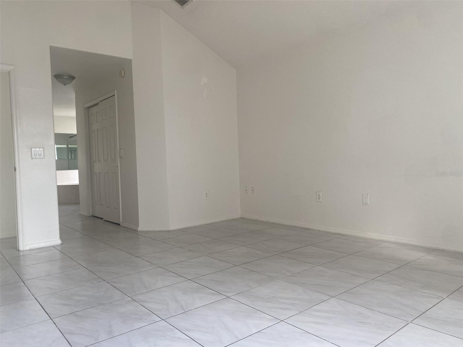 ISLEBROOK PH 01 - Residential