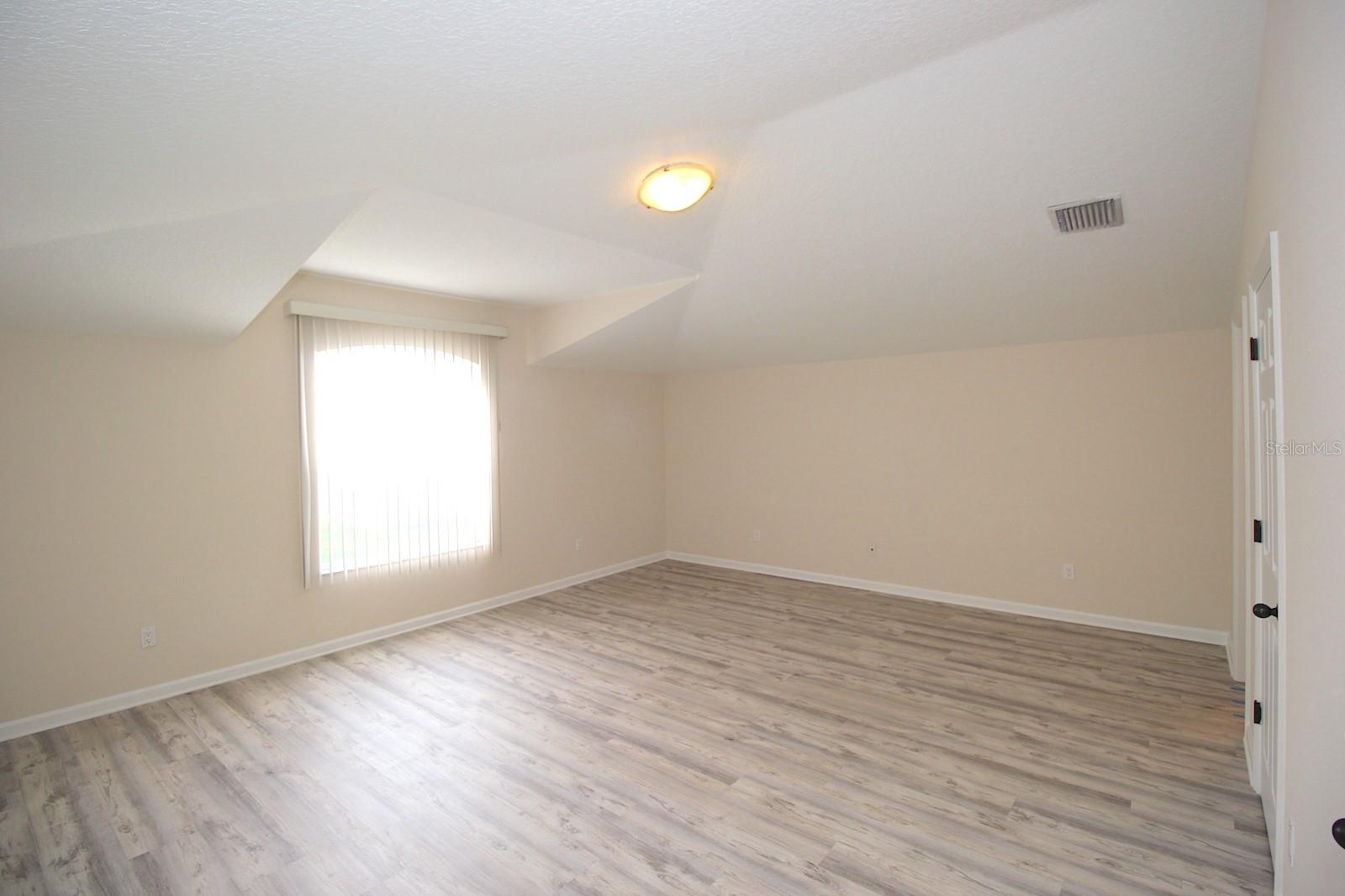 RIVERGATE PH 02 - Residential Lease