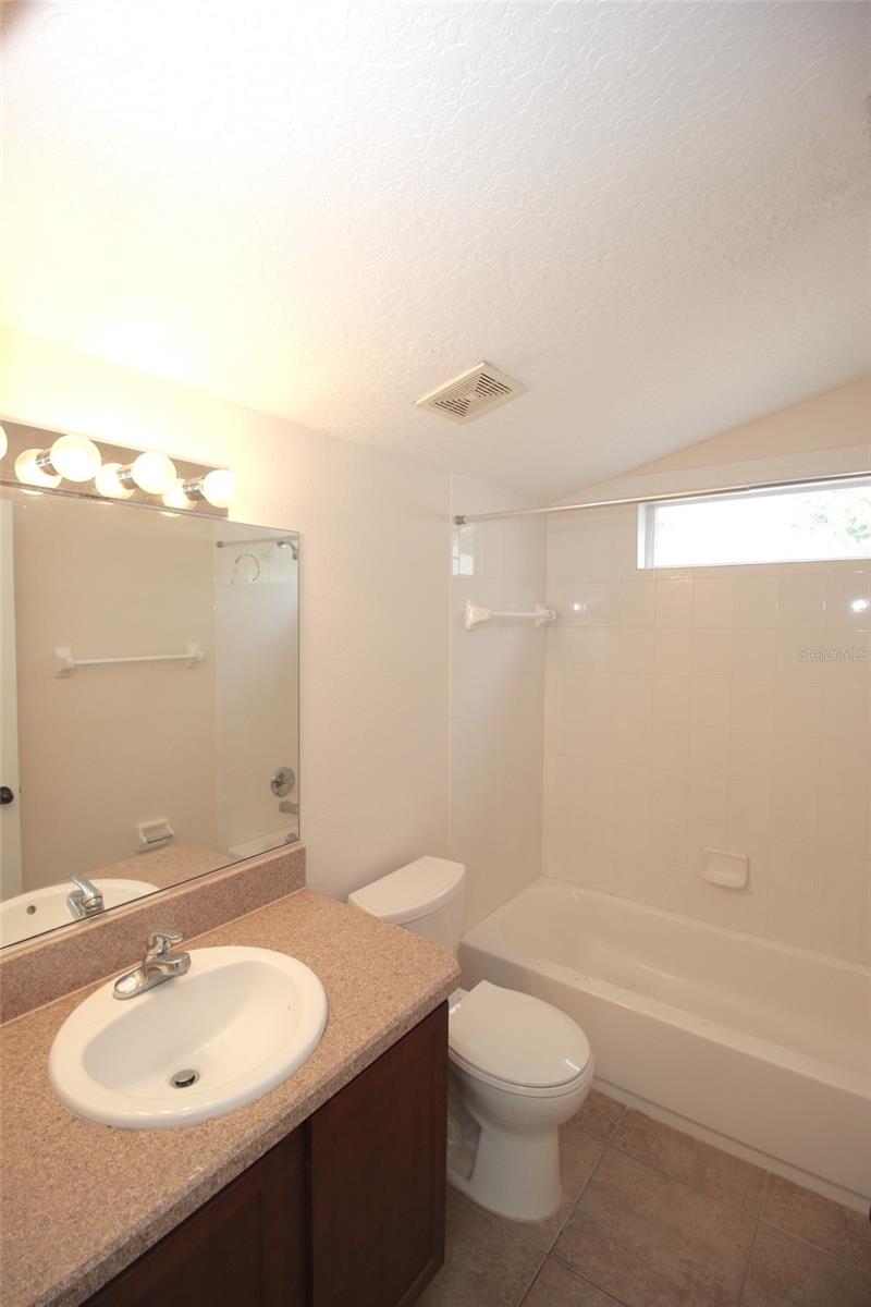 RIVERGATE PH 02 - Residential Lease