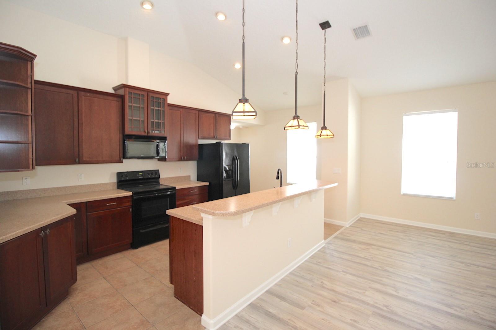 RIVERGATE PH 02 - Residential Lease