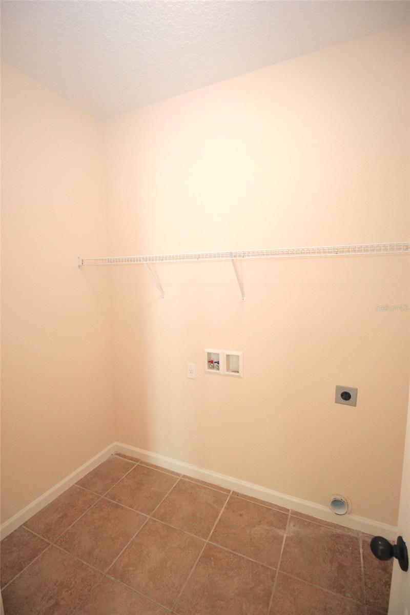 RIVERGATE PH 02 - Residential Lease