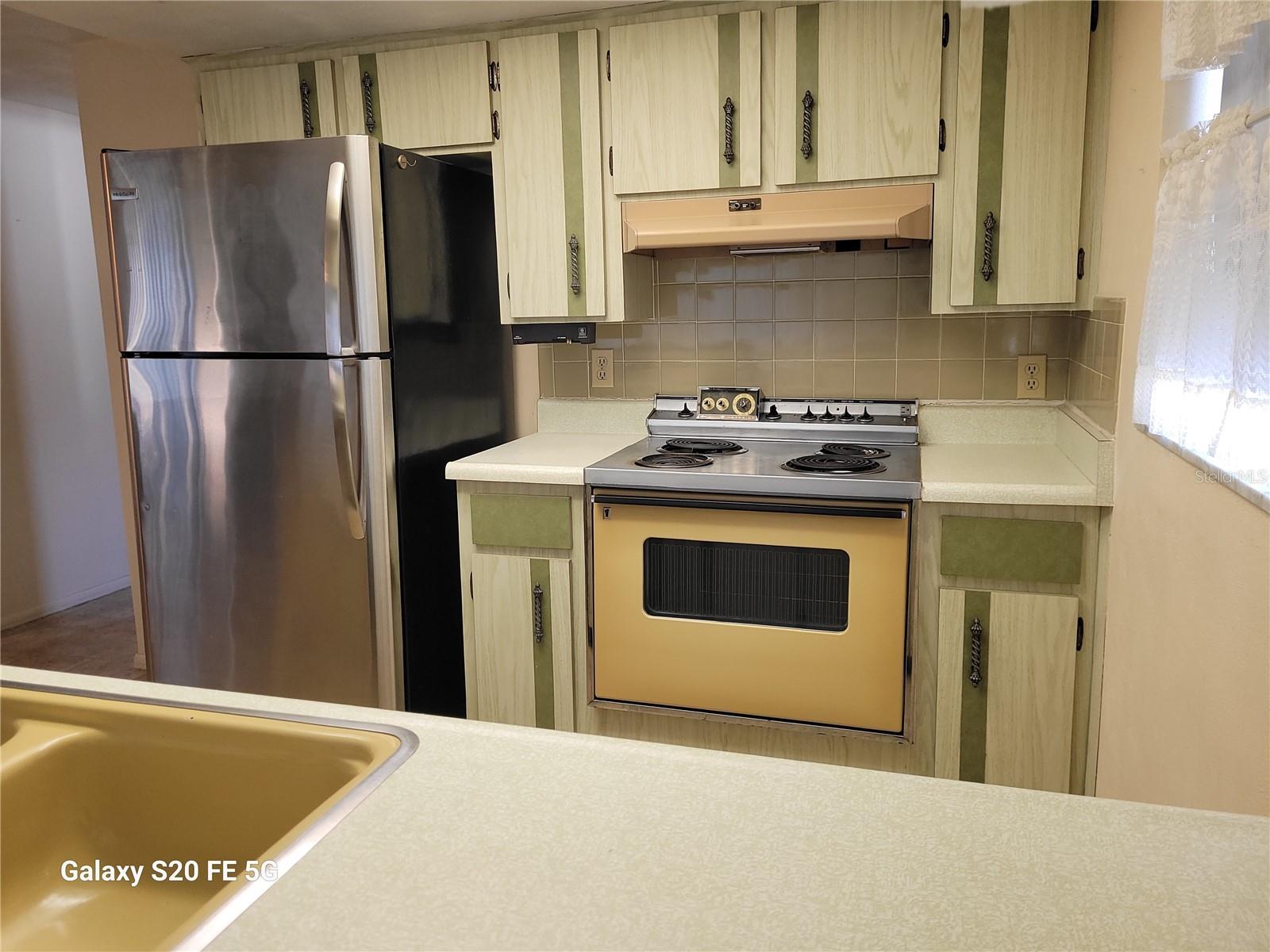 COLONIAL HILLS - Residential