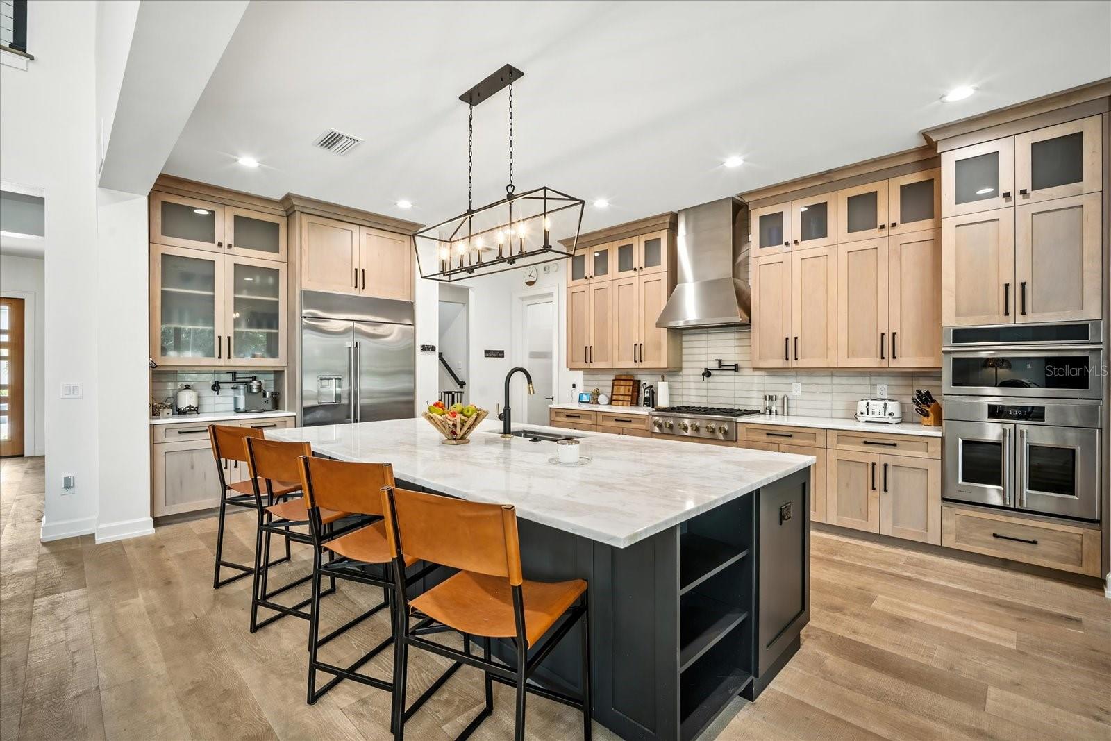 ALAFIA POINTE ESTATES - Residential