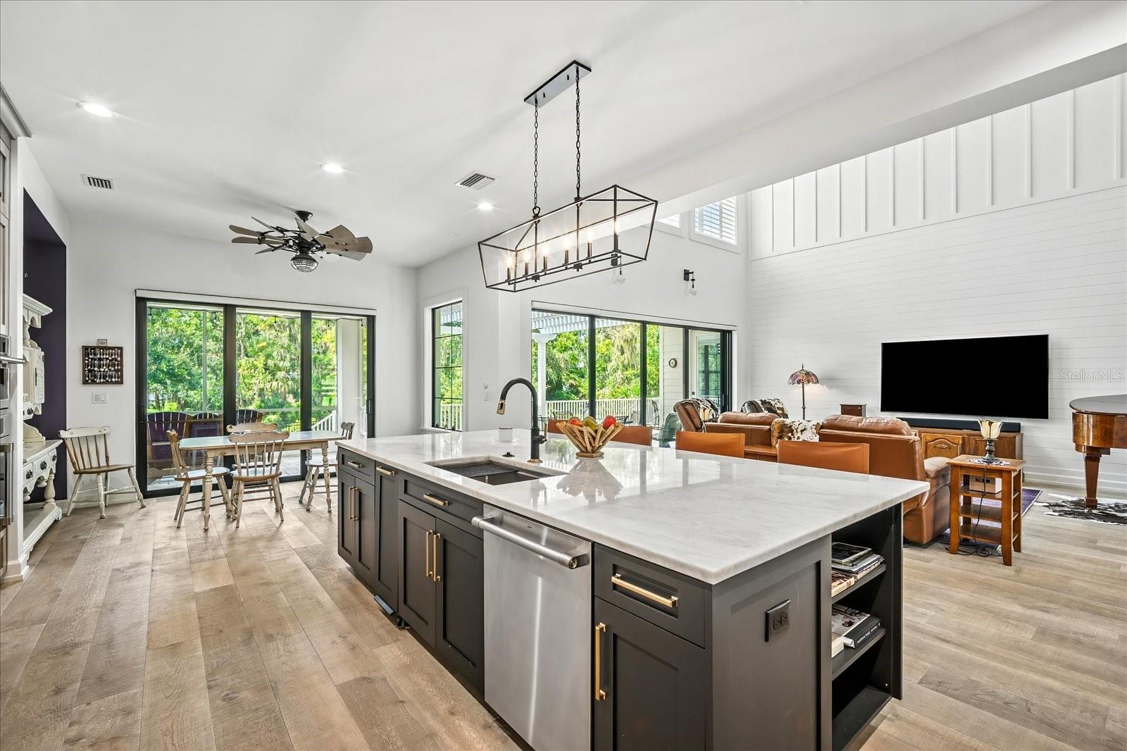 ALAFIA POINTE ESTATES - Residential