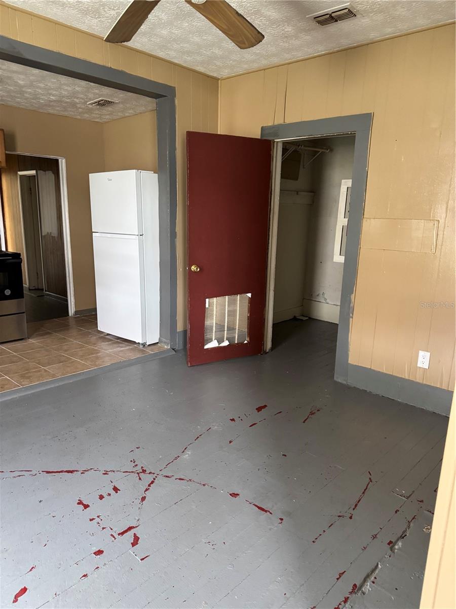 224 S THOMPSON STREET