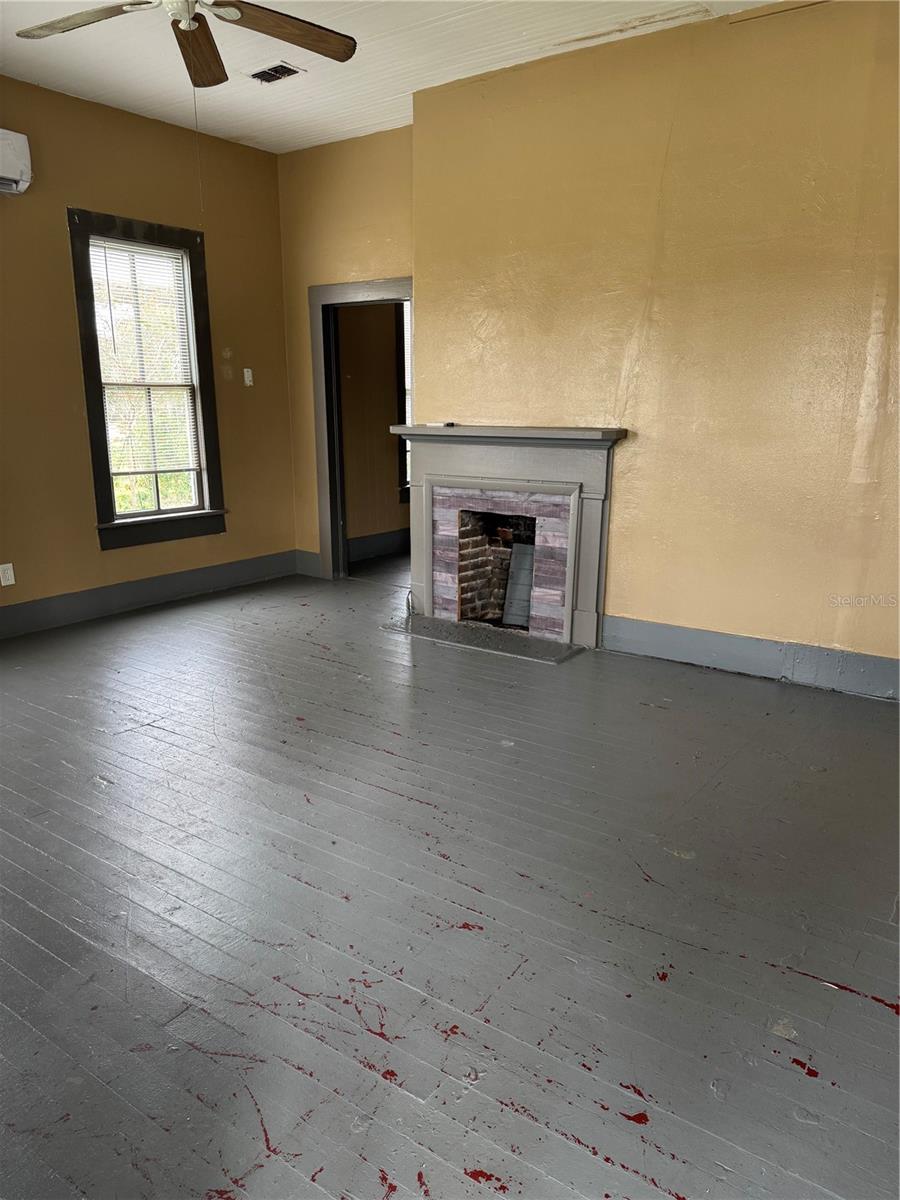 224 S THOMPSON STREET