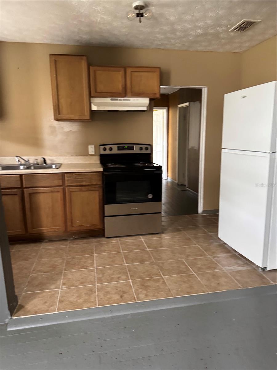 224 S THOMPSON STREET