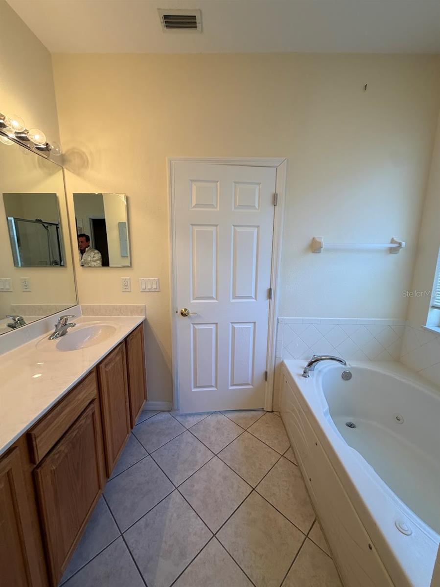 SIGNATURE LAKES, INDEPENDENCE - Residential