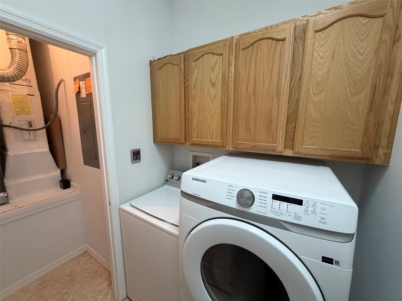 SIGNATURE LAKES, INDEPENDENCE - Residential