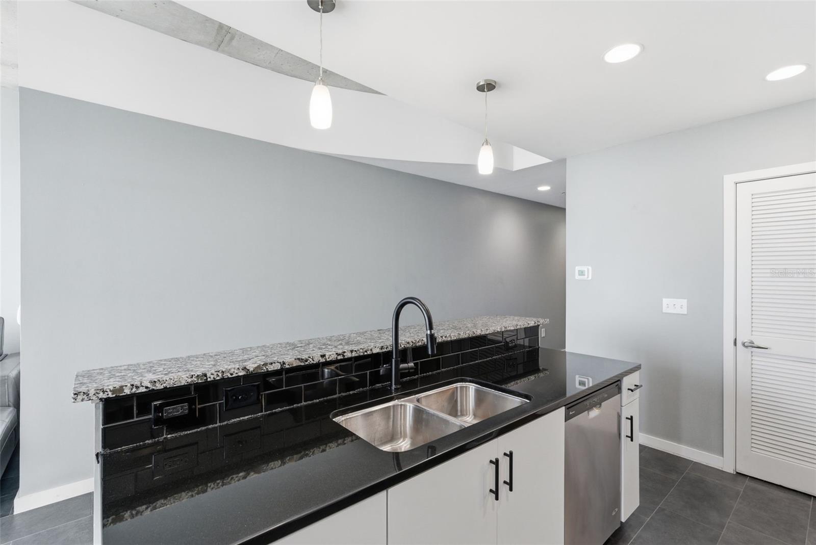 SKYPOINT A CONDO - Residential