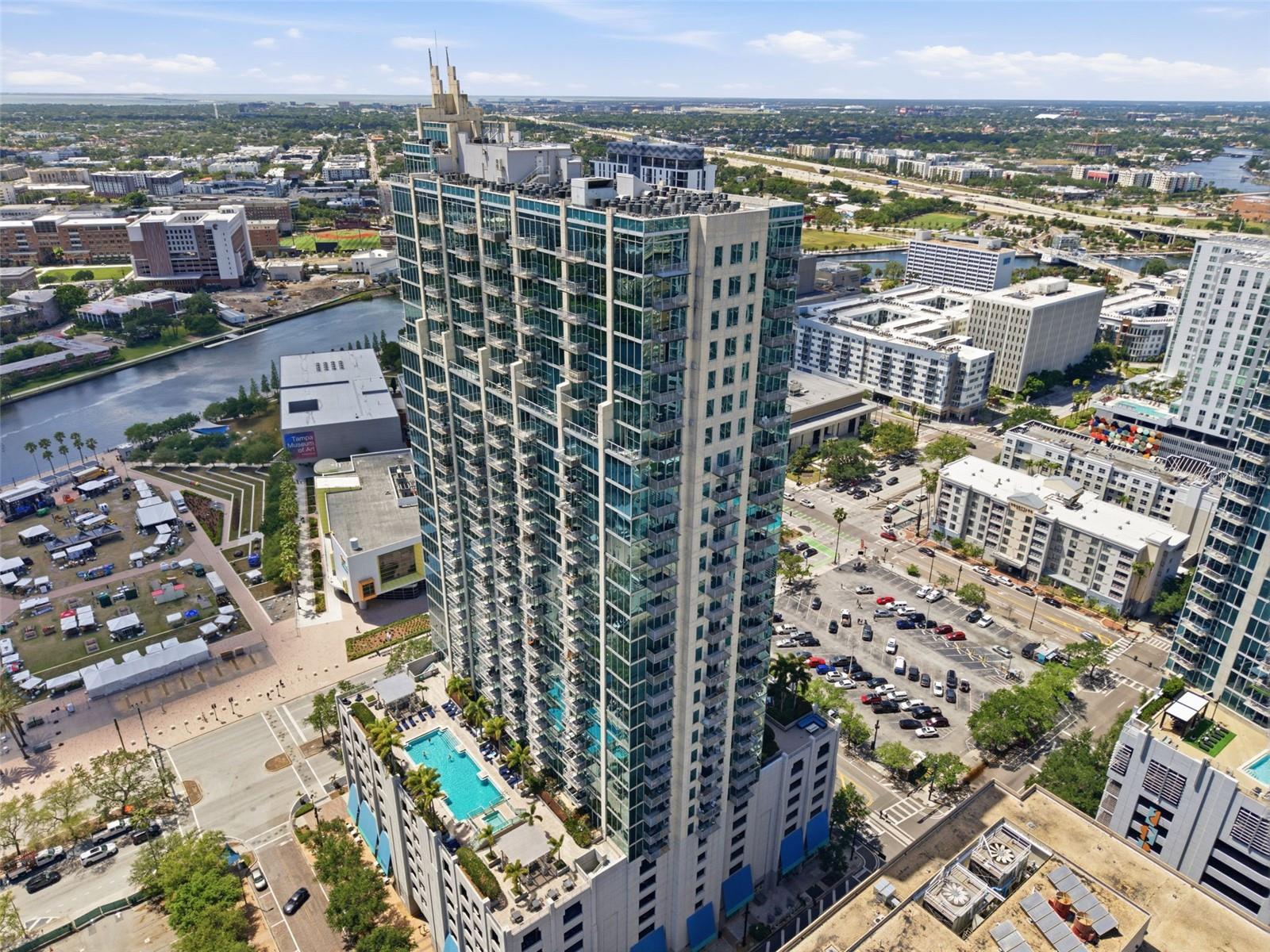 777 N ASHLEY DRIVE 2513