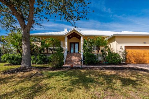 A home in PORT CHARLOTTE