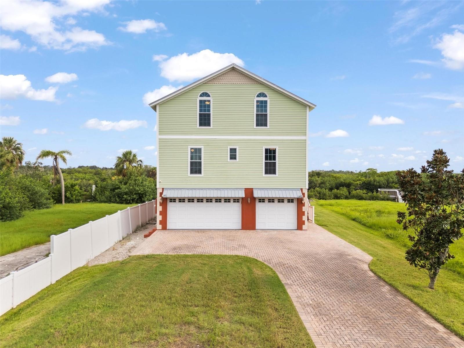 8932 ROCKY CREEK DRIVE