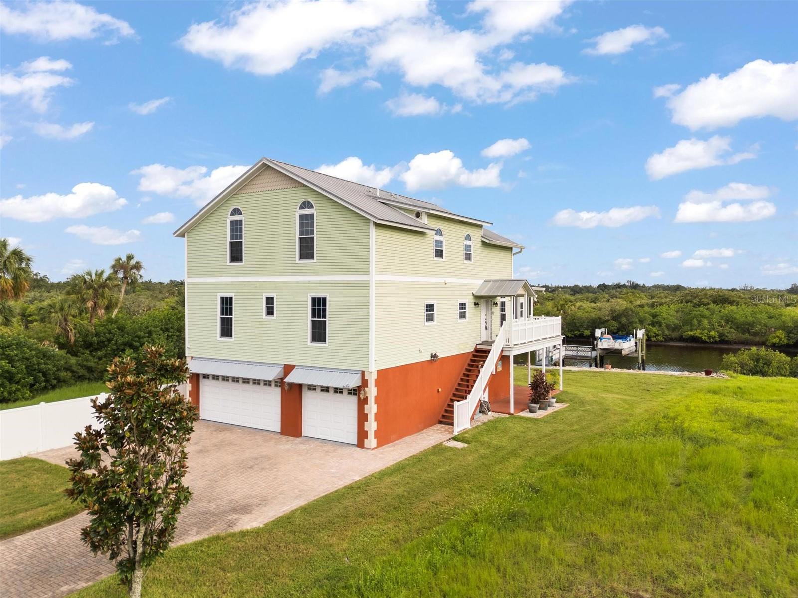 8932 ROCKY CREEK DRIVE
